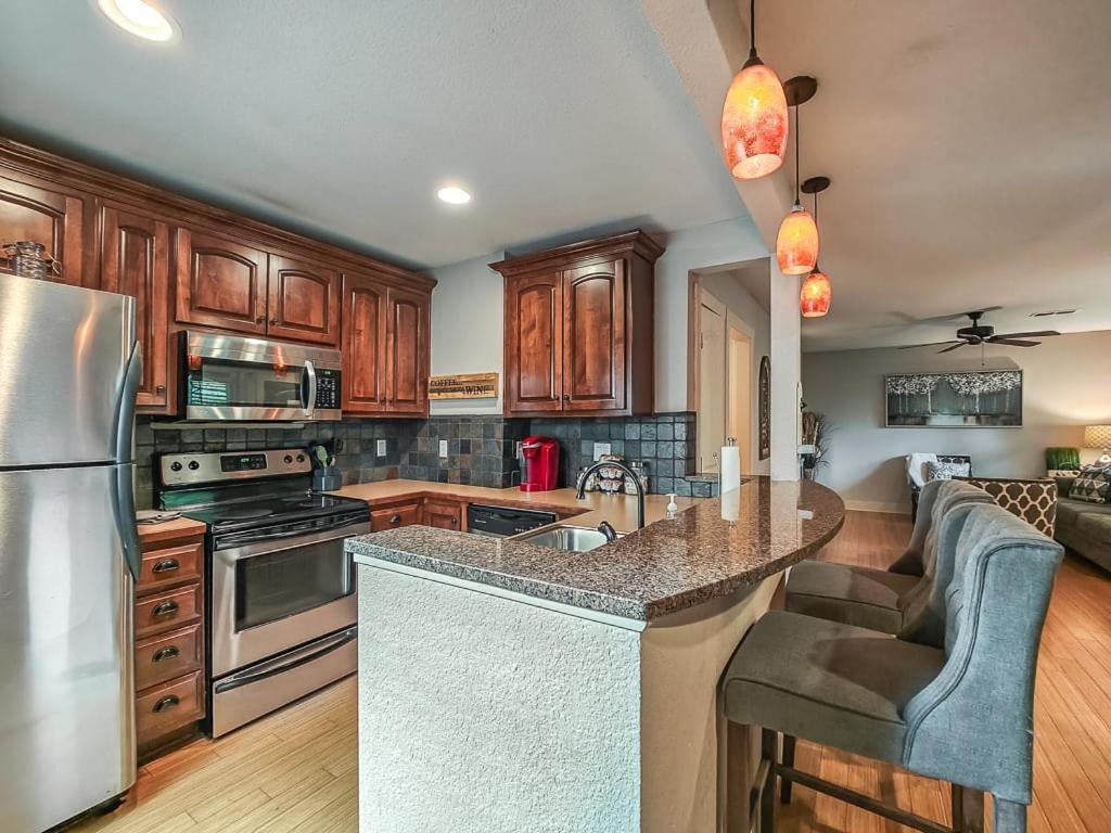 Quiet Plaza Two Bedroom 2 Bathroom Holiday home Kansas City